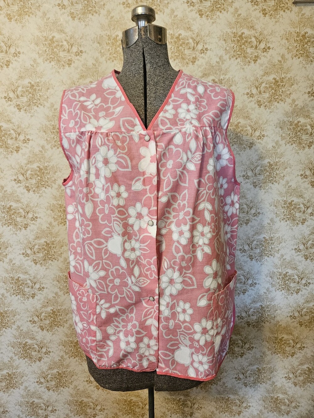 Vintage Mid-Century Pink And White Art Smock/Cobbler Apron